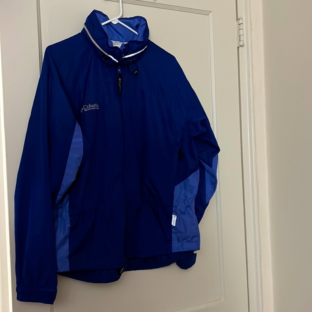 Columbia women blue titanium jacket size: L